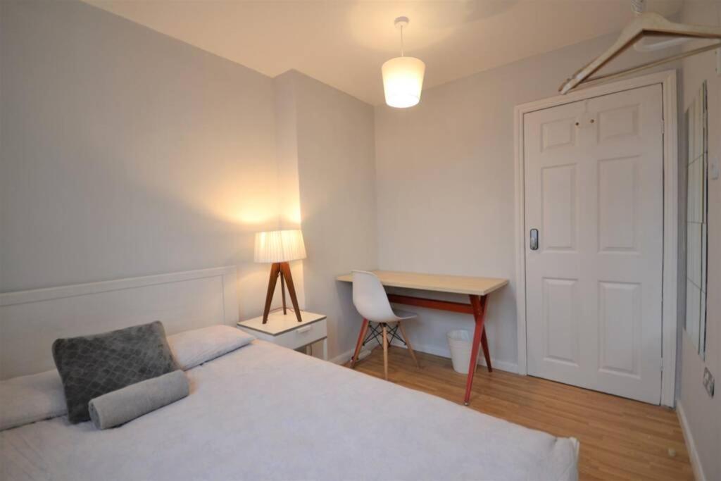 Stylish Budget 4 Bedroom Flat In Brick Lane London Exterior photo